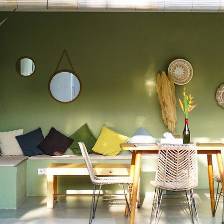 Kiki Village Bathtub And Living Room Canggu  Exterior photo