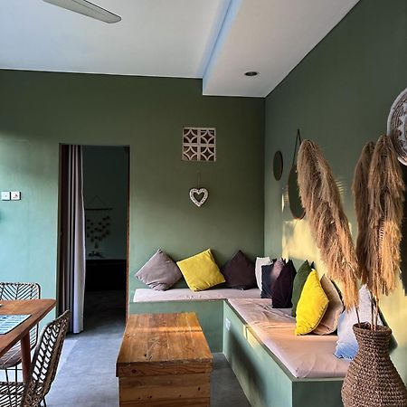 Kiki Village Bathtub And Living Room Canggu  Exterior photo