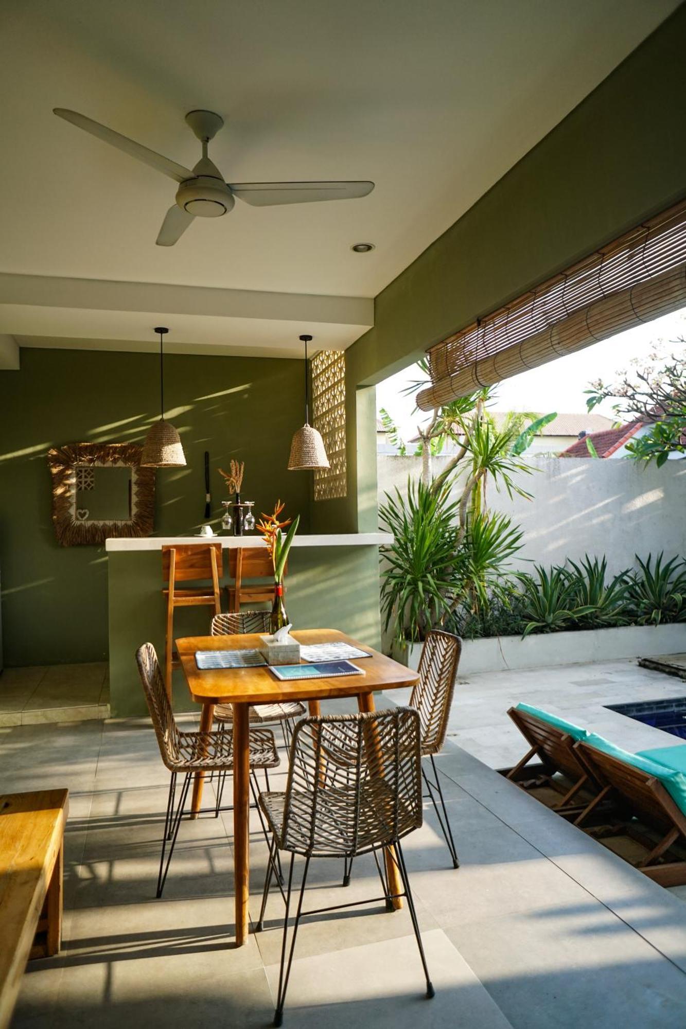 Kiki Village Bathtub And Living Room Canggu  Exterior photo