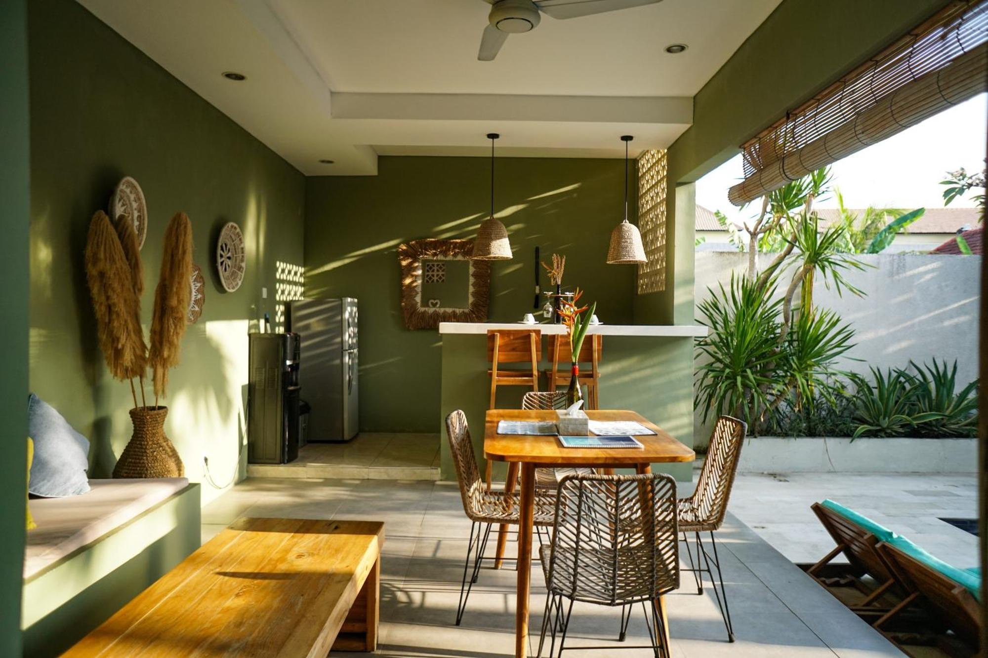 Kiki Village Bathtub And Living Room Canggu  Exterior photo