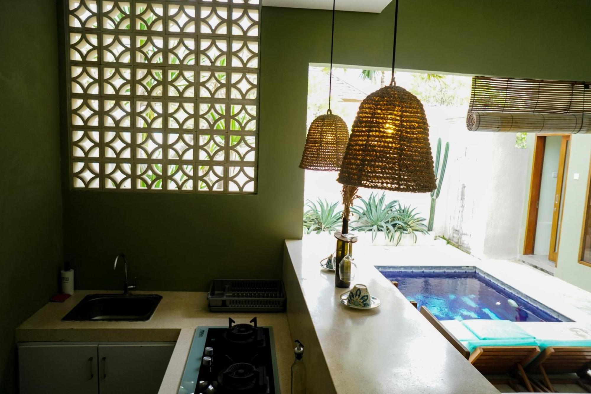 Kiki Village Bathtub And Living Room Canggu  Exterior photo